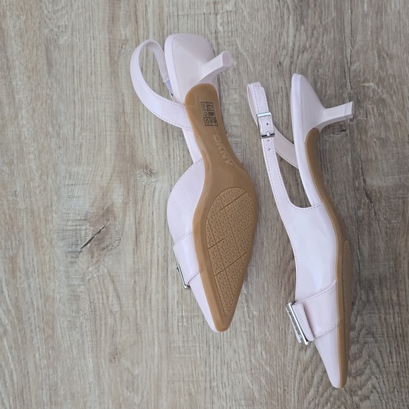 DKNY Pointed Toe Kitten Heel Slingback In Light Pink / New With Box - Picture 6 of 6